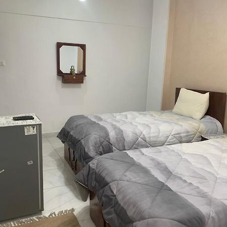 Pyramids Home Guest House Kafret el-Gabal Kültér fotó