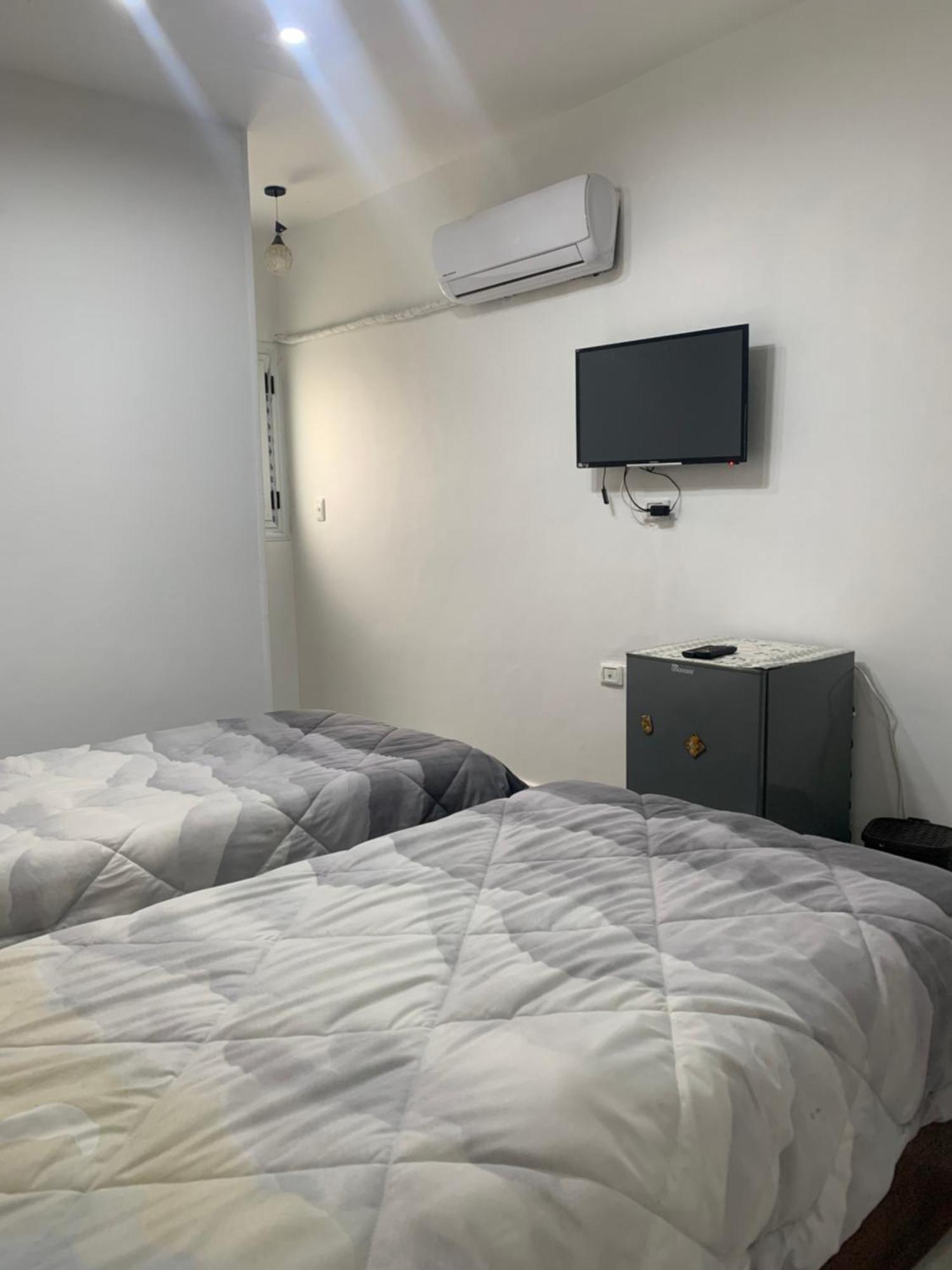 Pyramids Home Guest House Kafret el-Gabal Kültér fotó